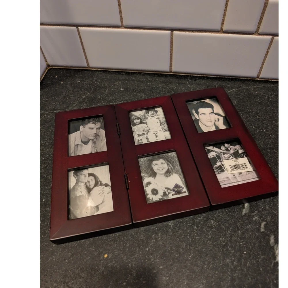 Fetco 6 Photo Wood Tabletop Accordion Frame Dark Red Display